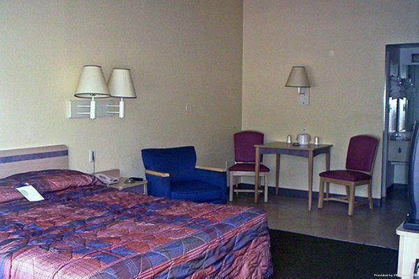 MOTEL 6 PINEHURST - ABERDEEN NC (Aberdeen)
